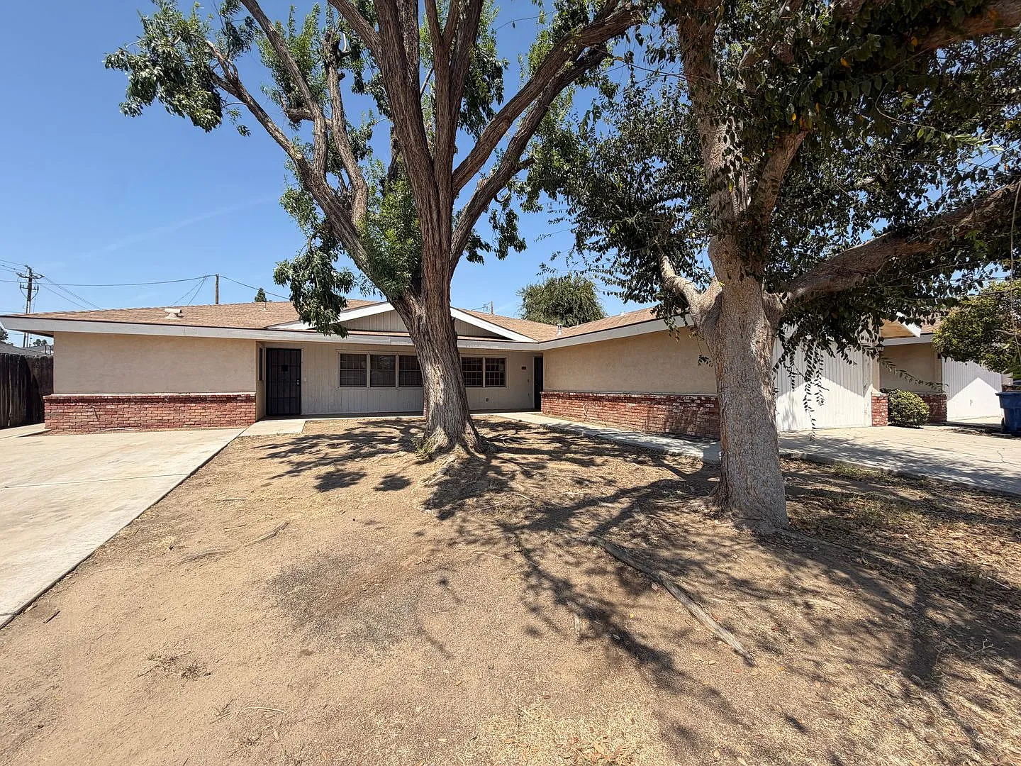210 Douglas Street — Photo 1