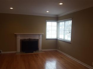 630 Neff Rd, Grosse Pointe, MI 48230