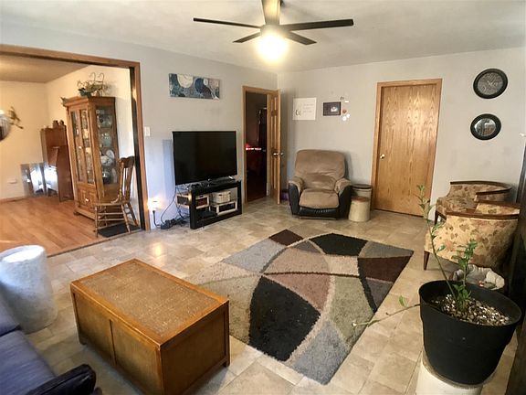 2nd image of 1100 Avenue A