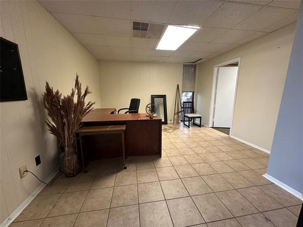 3019 Waller St, Waller, TX 77484
