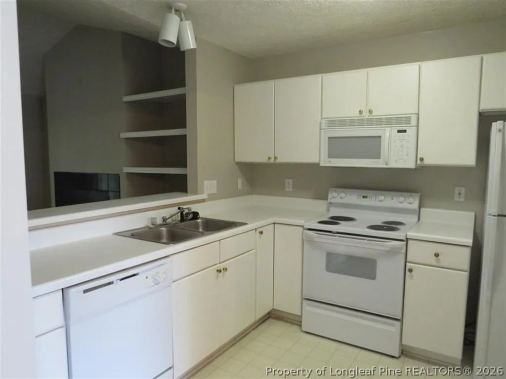 2 bed, 2.0 bath, 1280 sqft, $1,095 — Photo 4
