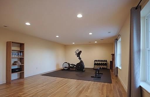 5th image of 523 Falls Rd