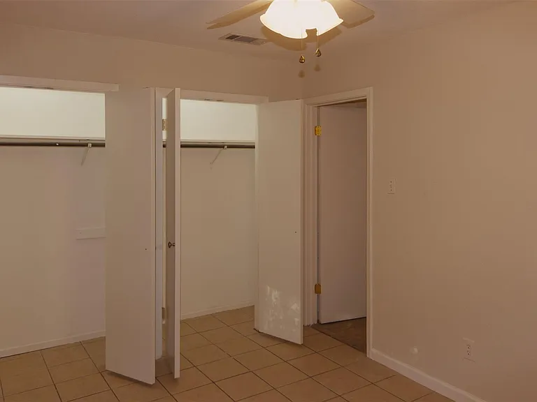 5308 Peppertree Pkwy — Photo 16