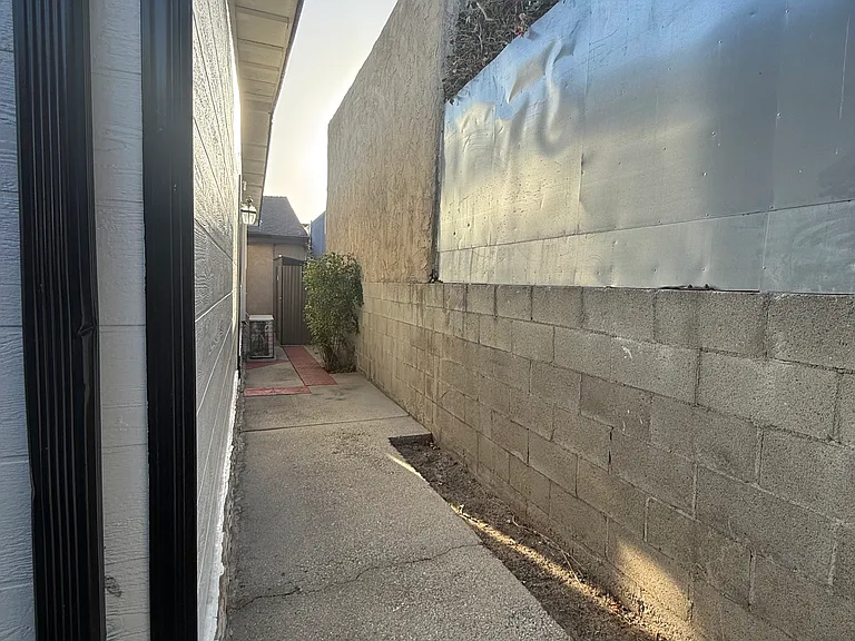 1125 Stanley Ave — Photo 27