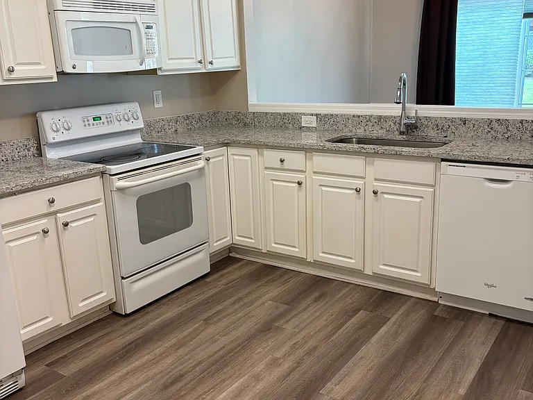 226 Regent Sq — Photo 7