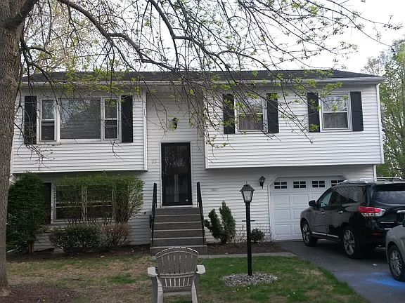 2nd image of 10 Duncliff Ct