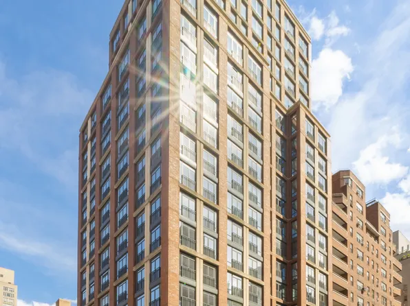 45 Park Avenue image 15 of 16