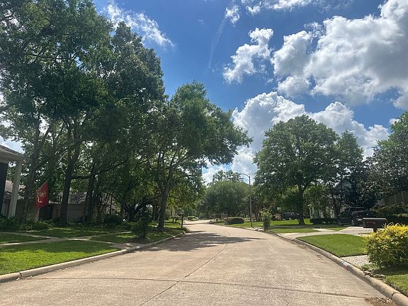 4th image of 1010 Baronridge Dr