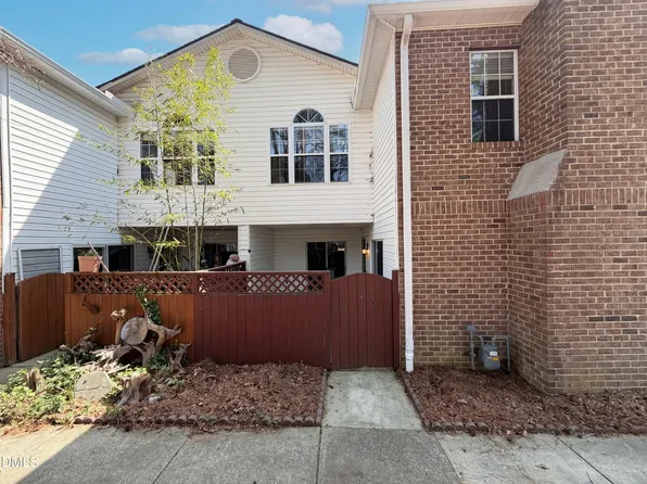 320 Summerwalk Cir, Chapel Hill, NC 27517