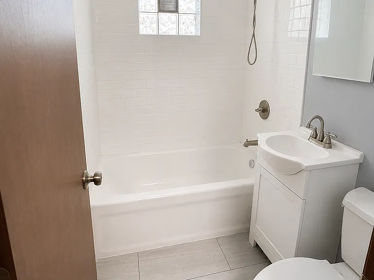 121 W Main St — Photo 6
