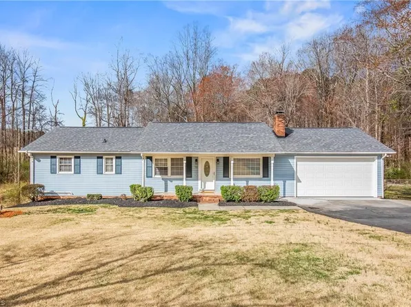 110 Roswell Dr, Kernersville, NC 27284