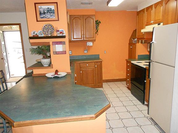 3rd image of 1873 Broyhill Cir