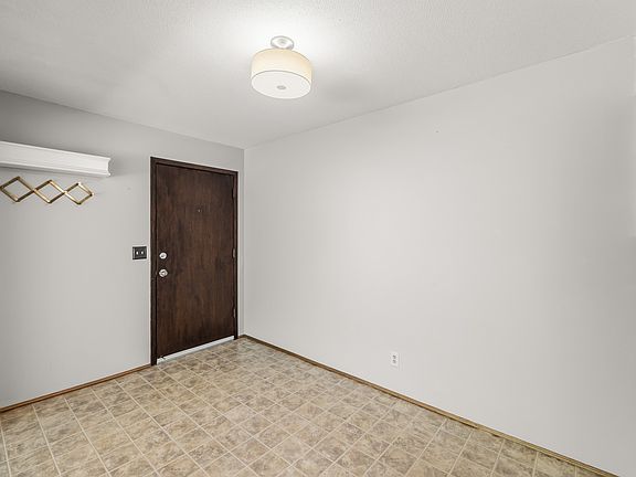 2nd image of 9523 University Ave APT 11