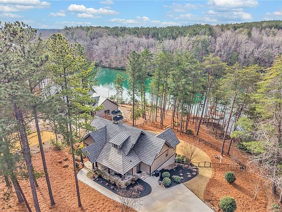 2nd image of 243 Quay Ct