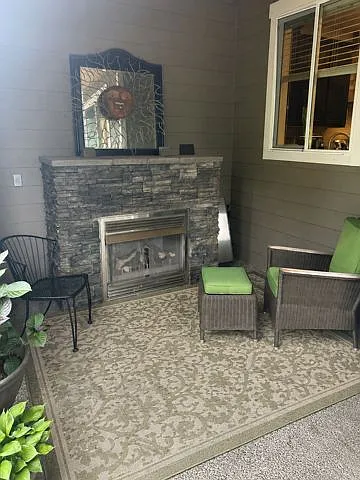 932 SW 108th St SW — Photo 2