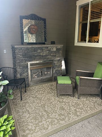 2nd image of 932 SW 108th St SW