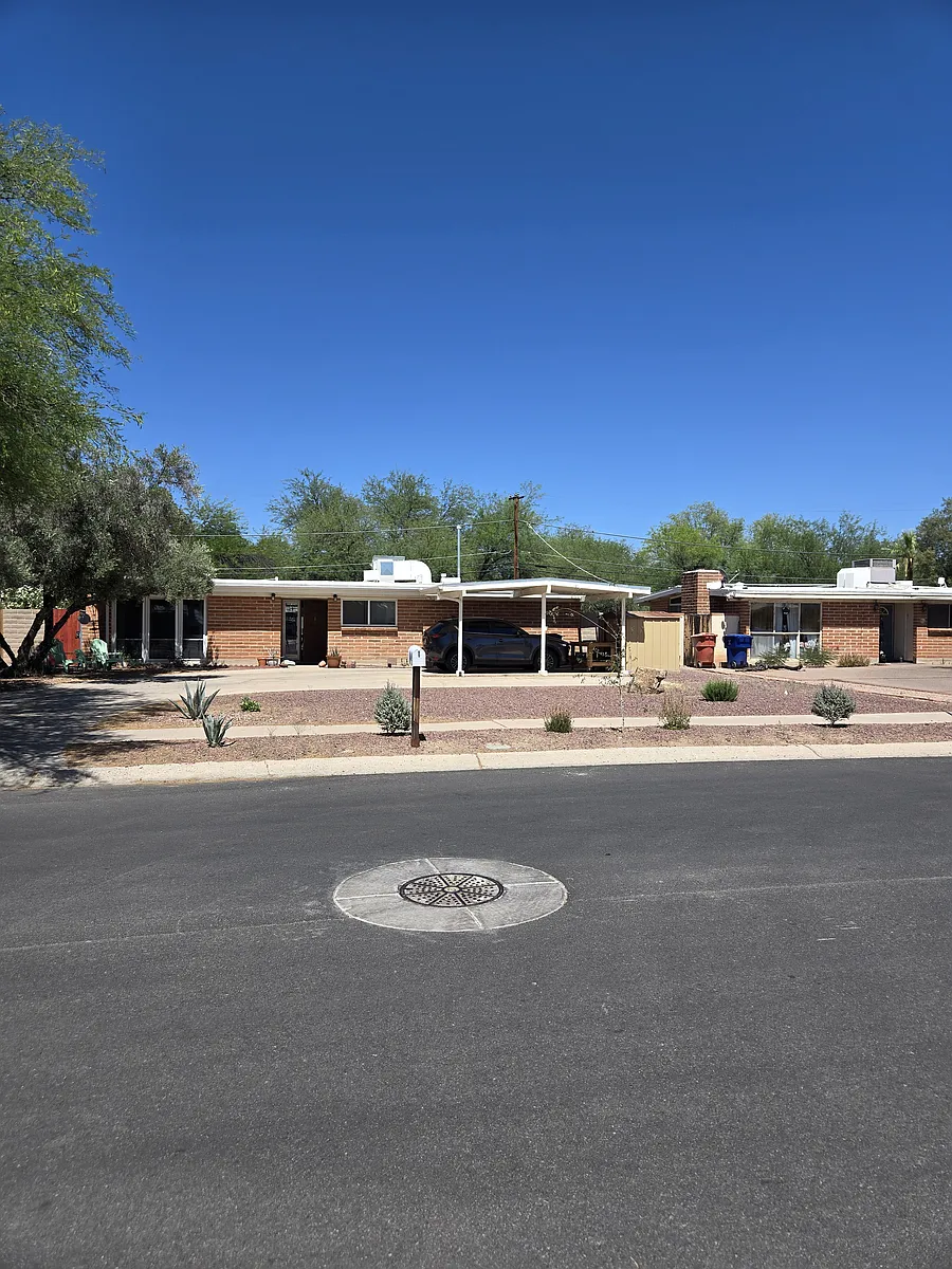 Building Photo - 6227 E Sunny Dr