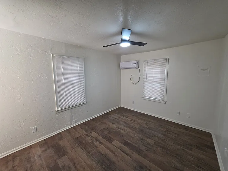 314 W Marshall Dr — Photo 4
