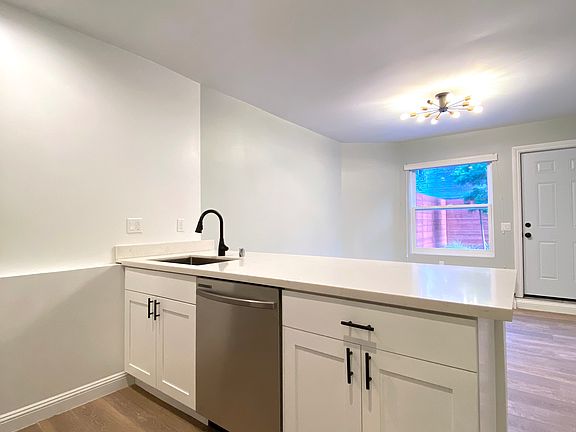 4th image of 155 Bartlett St #17