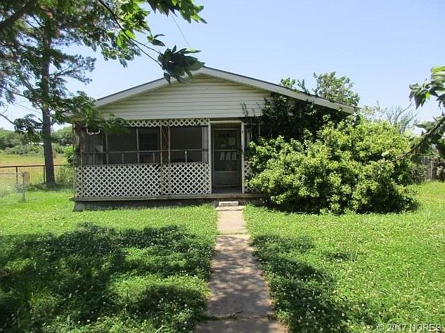 1st image of 105 Oyama Street