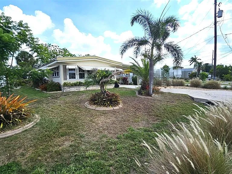 1240 Seagull Dr — Photo 3