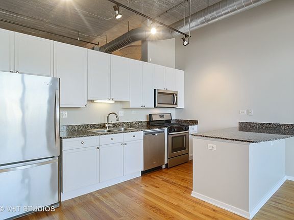 5th image of 900 N Kingsbury St APT 770
