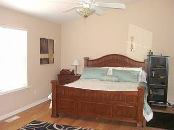 3rd image of 6717 Kingston Dr