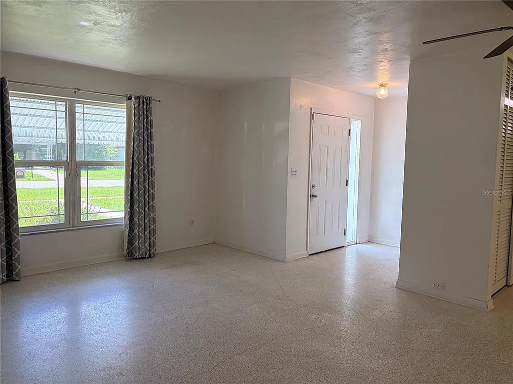 2 bed, 2.0 bath, 1112 sqft, $1,700 — Photo 2