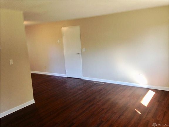 5th image of 4635 Longfellow Ave
