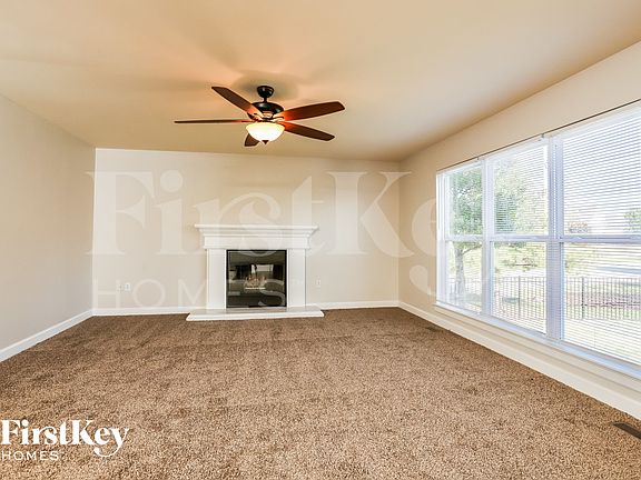 3rd image of 1702 Briarmanor Dr
