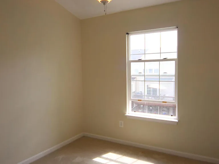 7491 Digby Grn — Photo 14