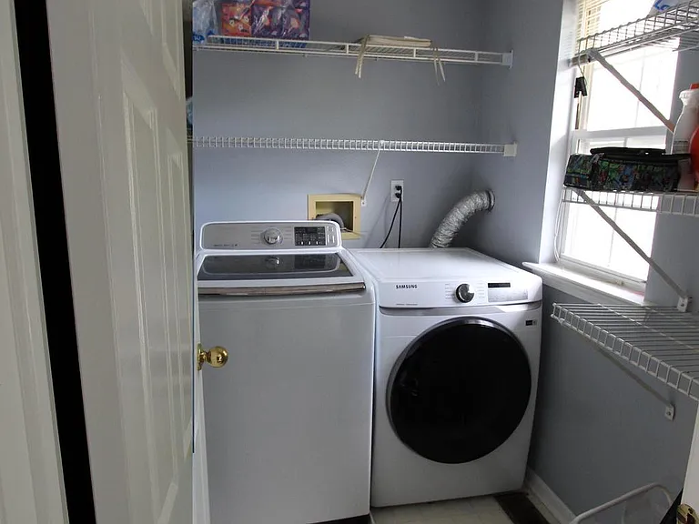 6 Halstead Pl — Photo 15