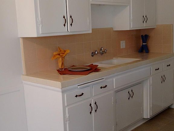 2nd image of 1622 Grismer Ave APT G