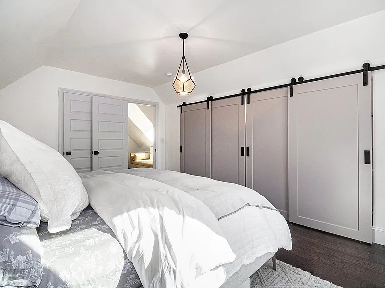 2335 N Lafayette St — Photo 27