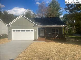291 W Evergreen St, West Jefferson, NC 28694