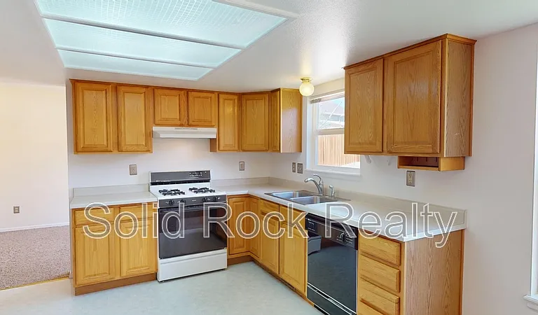 2635 Leoti Dr — Photo 5