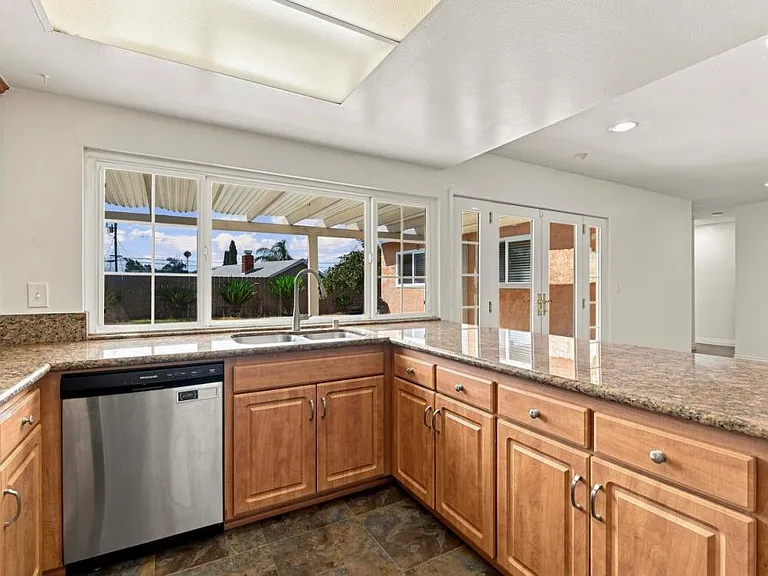 1101 Calle Vista Ave — Photo 15