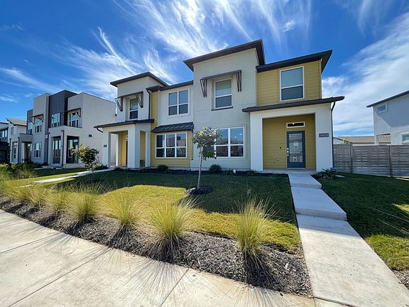 Sidewalks cover the neighborhood and it's incredibly family-friendly and walkable.