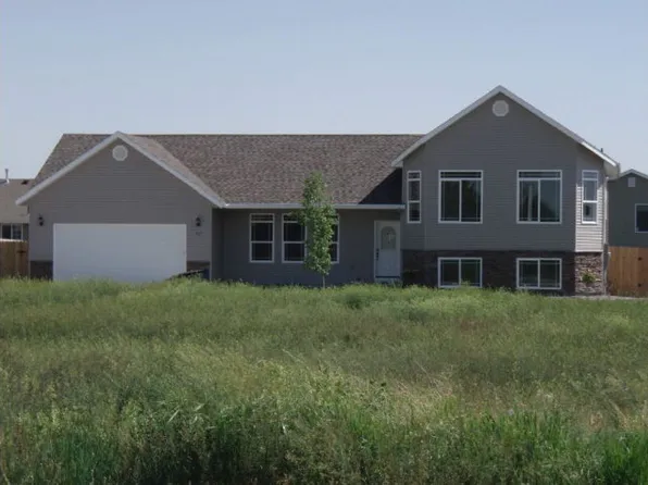 407 Buckskin Ct, Sugar City, ID 83448