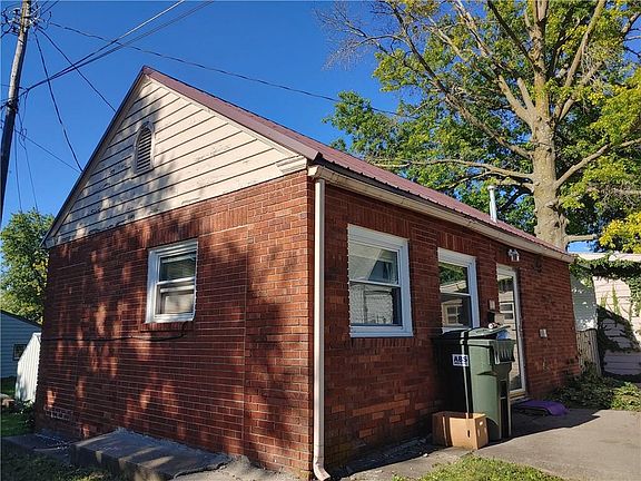 3rd image of 106-108 & 110 E Douglas St