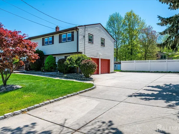 807 New Dover Rd, Edison, NJ 08820