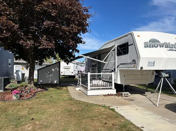5211 Saratoga Ln #108, Lexington, MI 48450