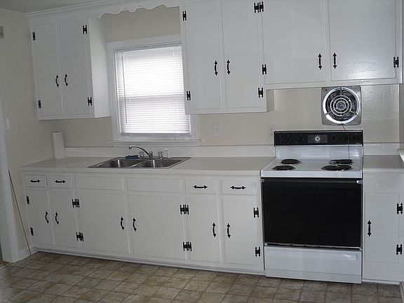 Large eat in Kitchen, cabine