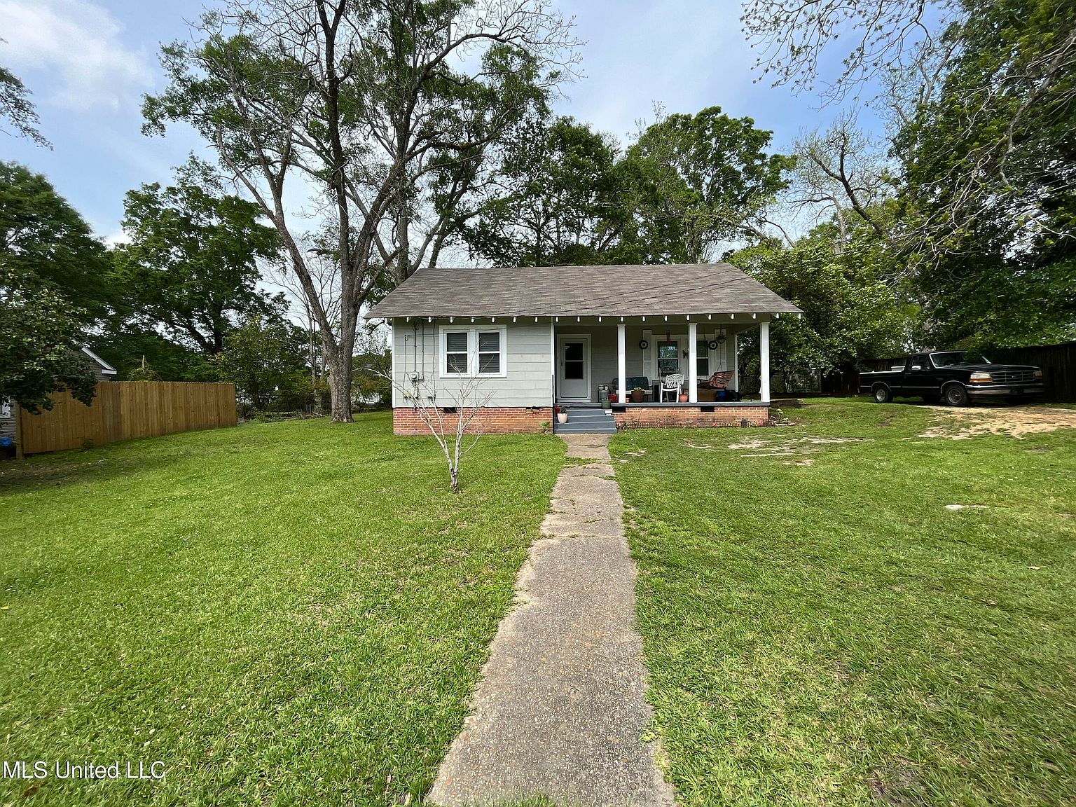 422 3rd St, MS 39648 Zillow