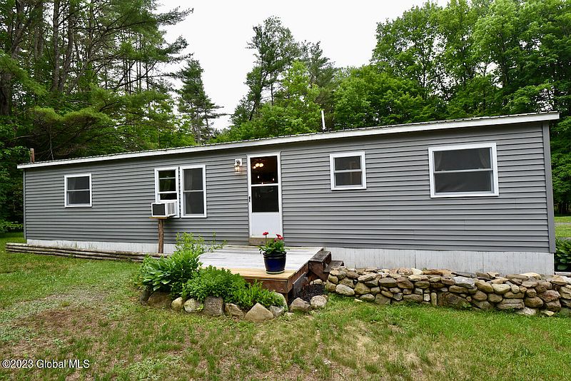 4th image of 504 Middle Grove Road