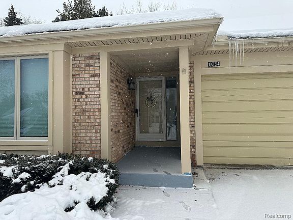 2nd image of 1634 Fielding Dr