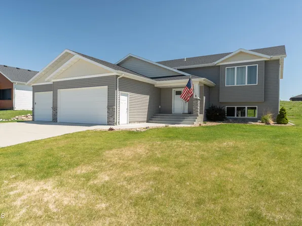 3819 Silver Blvd, Bismarck, ND 58503