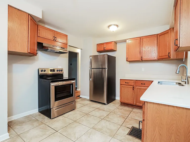 1047462_023_kitchen_12888668.jpg