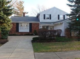 29535 Stewart Dr, North Olmsted, OH 44070