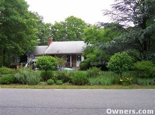 58 Bellows Terrace Rd, Hampton Bays, NY 11946